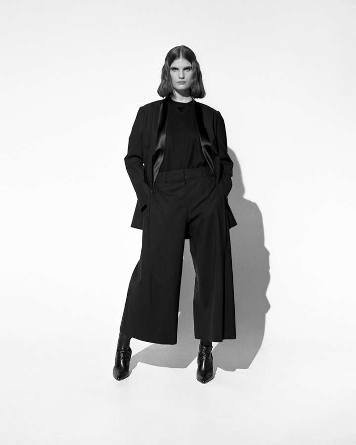 Украинский бренд Karavay  представил коллекцию  черных базовых вещей Black'21